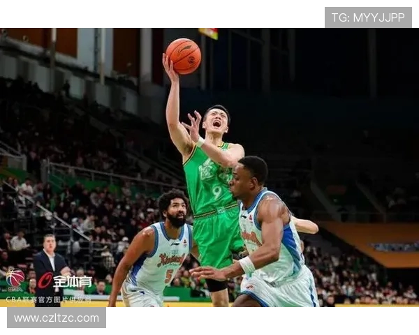 2017年CBA季后赛辽宁队与新疆队激战回顾及精彩瞬间分析